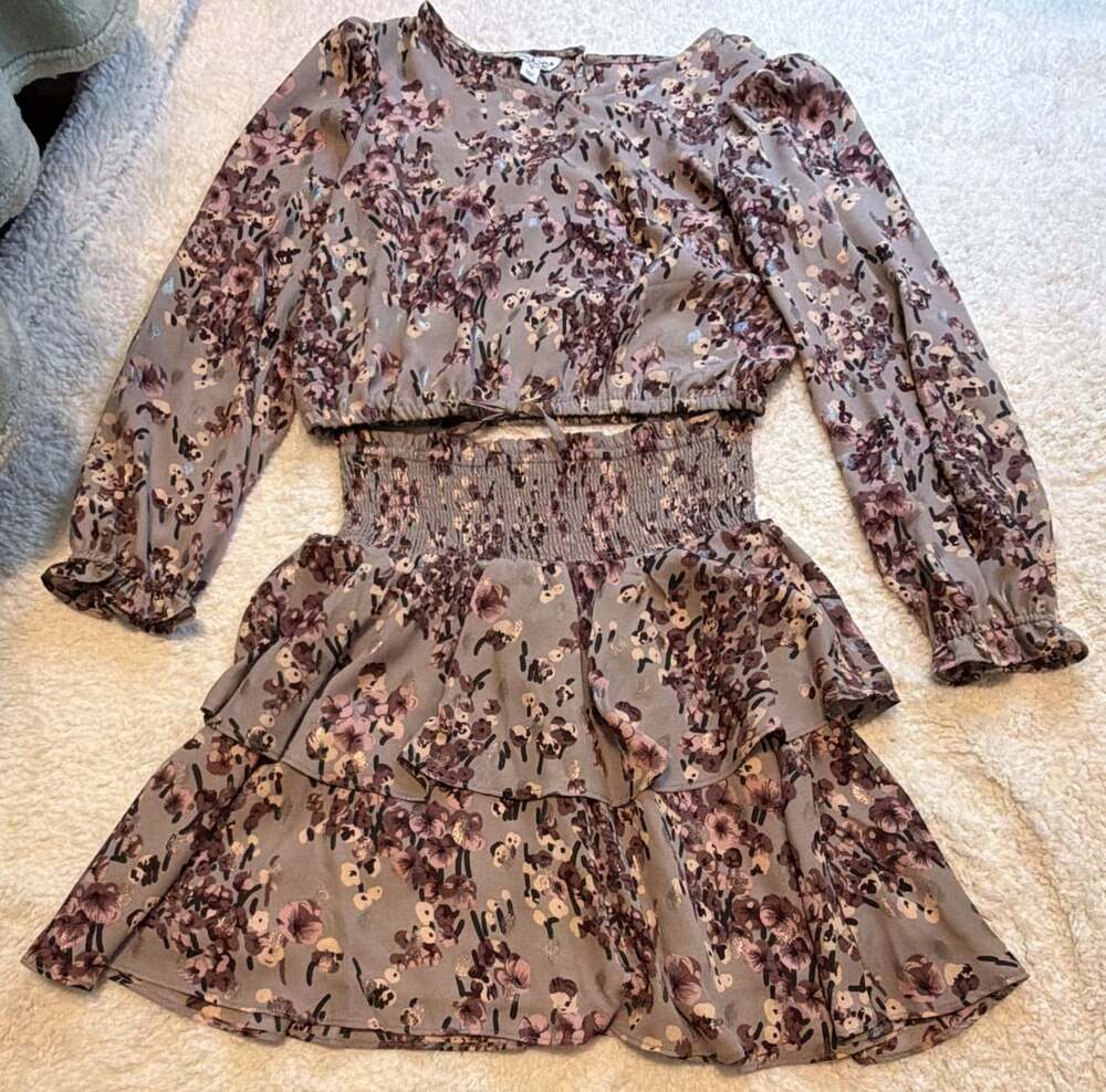 Pippa & Julie Girls Floral Sparkle Crop Top and Tiered Skirt Two-Piece Set Size